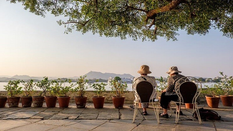 What to Expect: Costs and Amenities of Assisted Living in Arcadia vs. Assisted Living Near Scottsdale